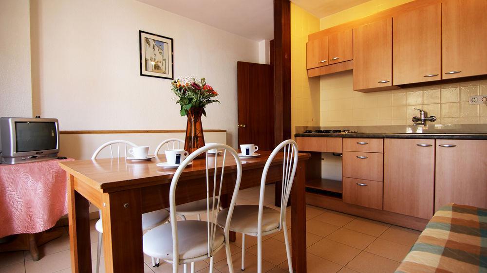 יורט דה מאר Apartamentos Zodiac מראה חיצוני תמונה