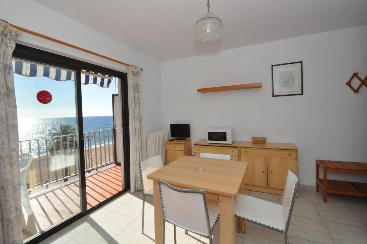 יורט דה מאר Apartamentos Zodiac מראה חיצוני תמונה